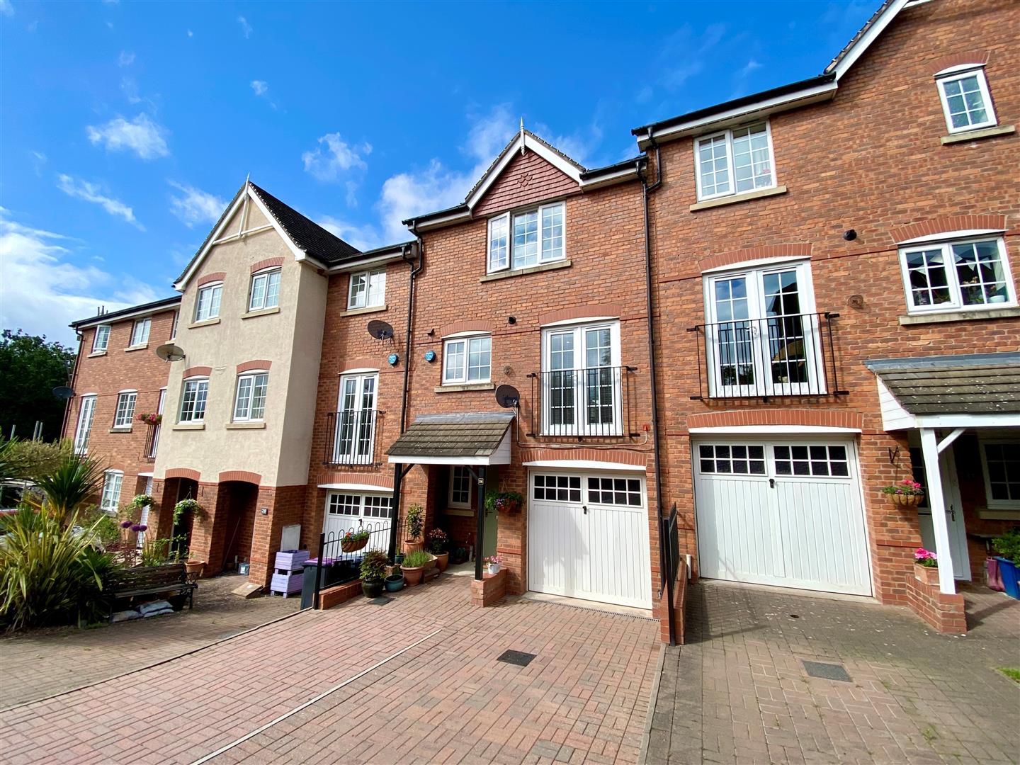 26, The Chestnuts, Shrewsbury, SY5 6JH Estate Agents & Auctioneers